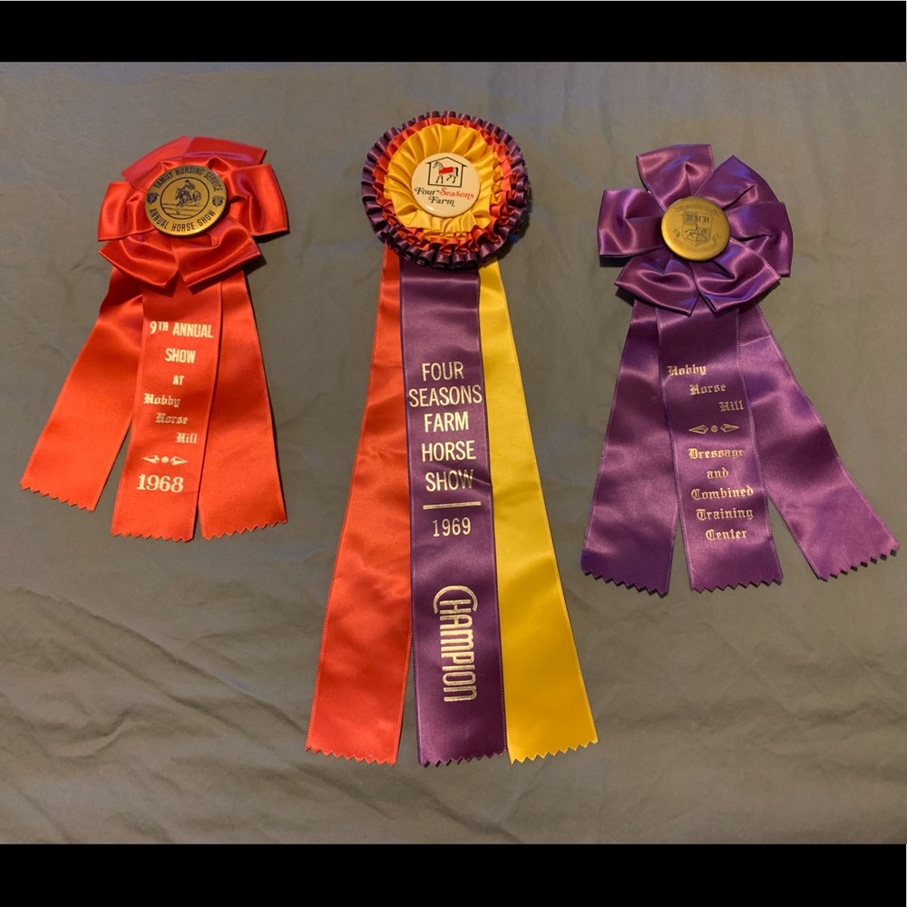 3 Vintage Horse show ribbons. No stains and no creases. Need pressed.